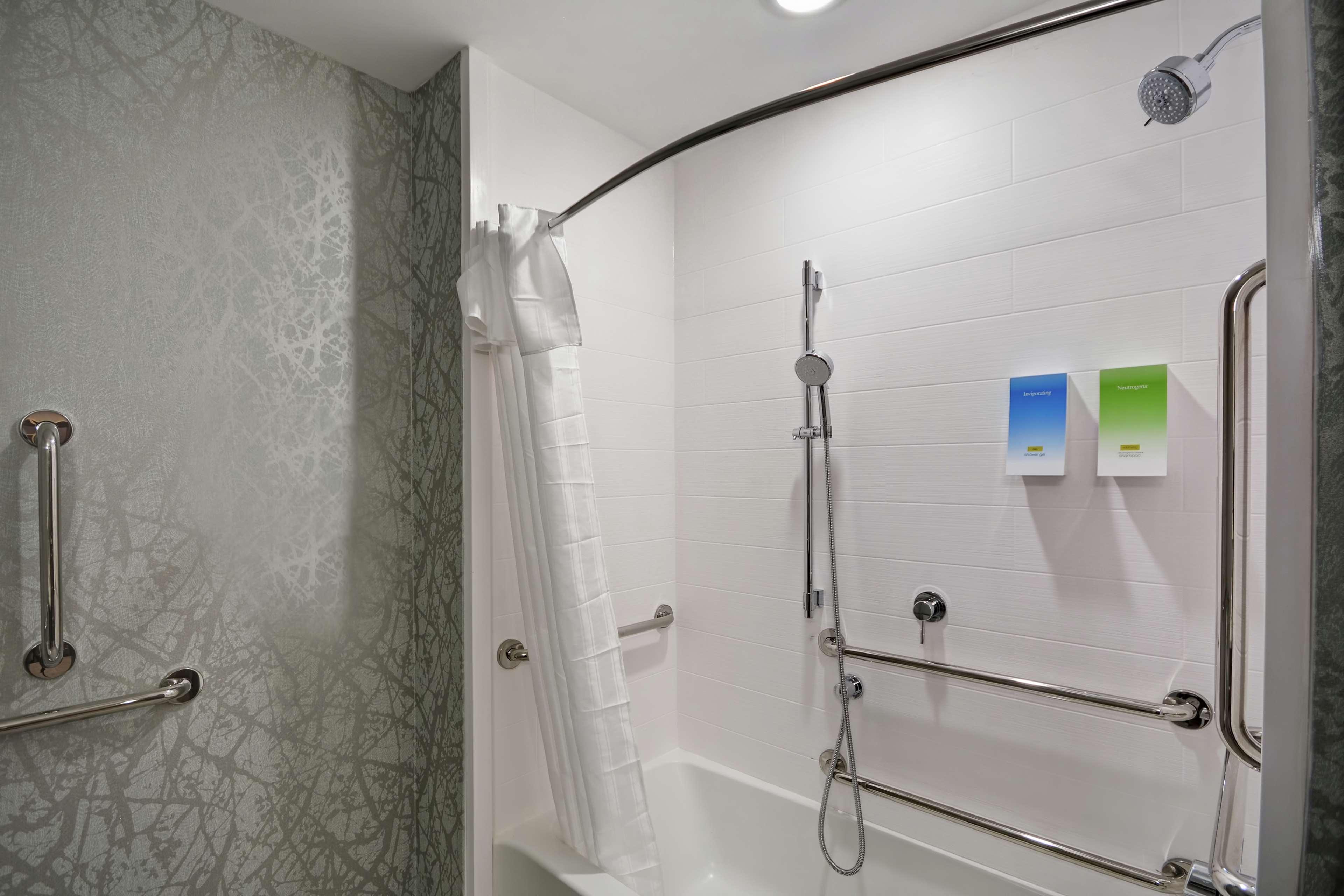 Home2 By Hilton Grand Rapids North 3* Walker