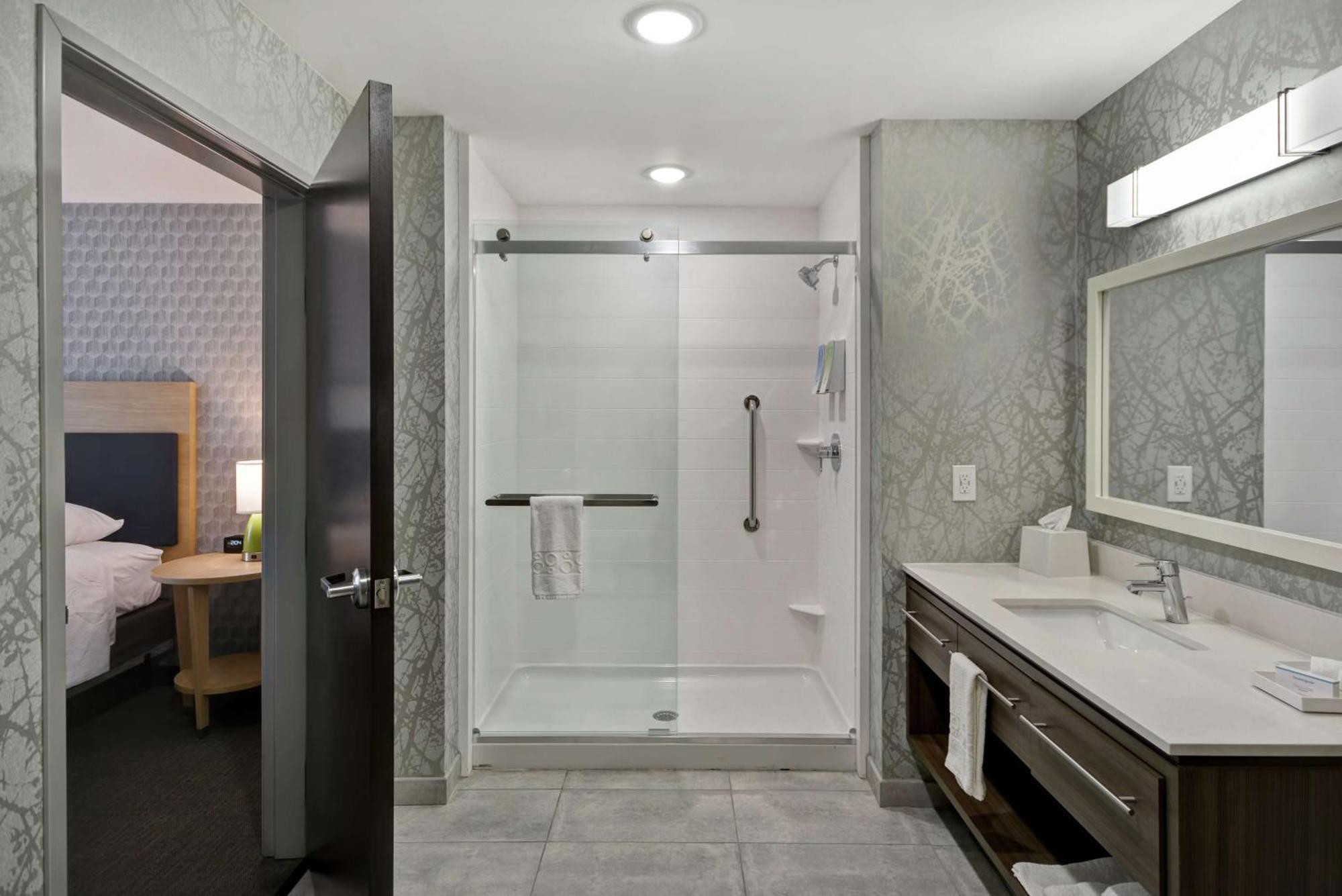 Home2 By Hilton Grand Rapids North Hotel Walker