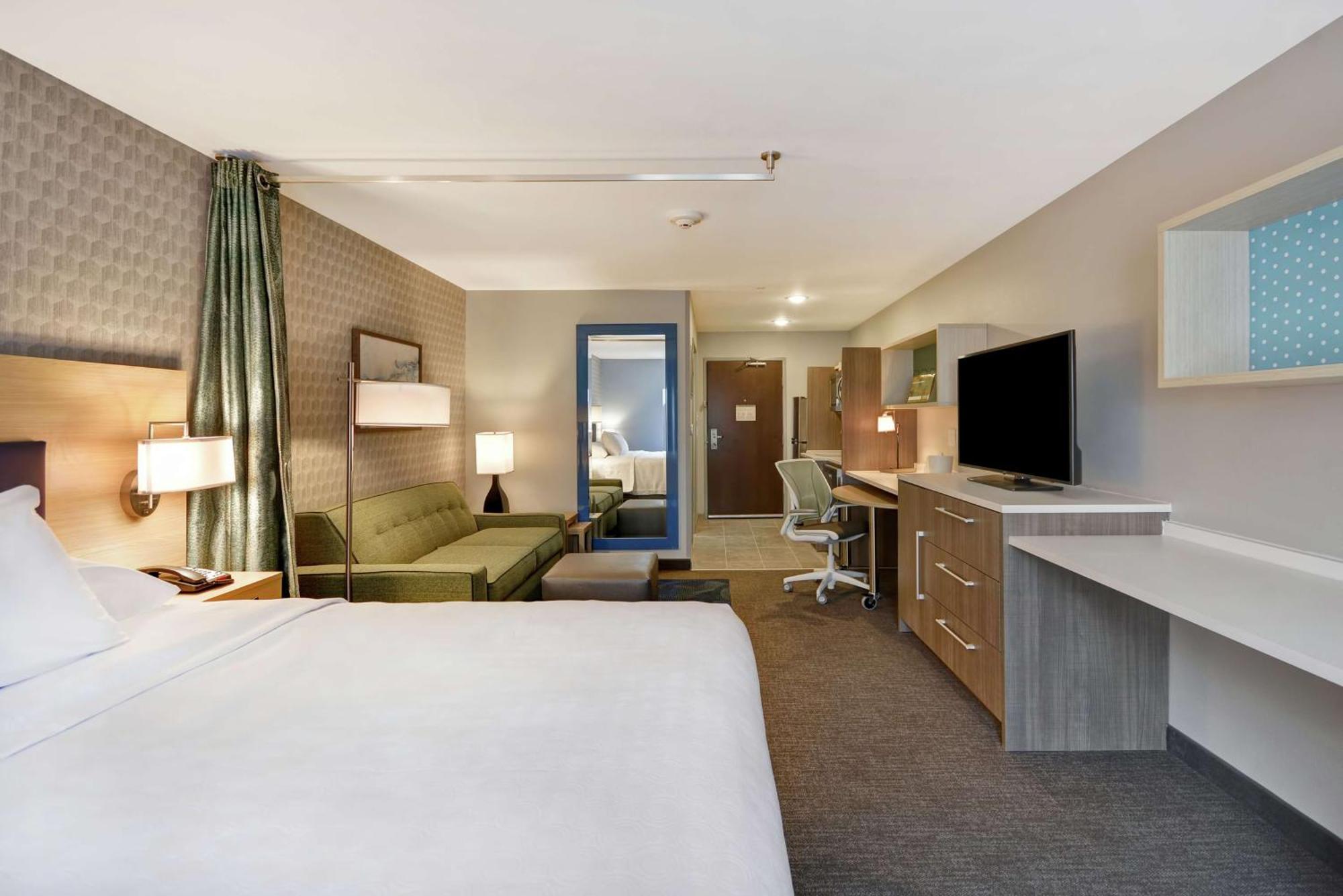 Home2 By Hilton Grand Rapids North 3*